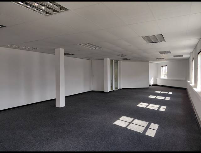 362M² OFFICE TO LET IN FOURWAYS